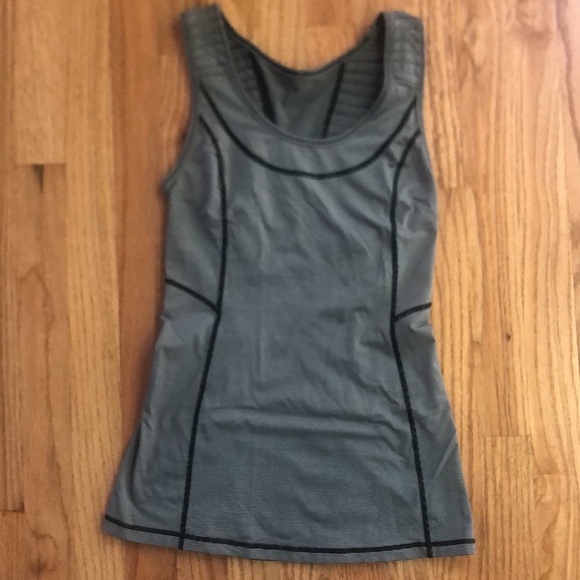 Lululemon Womens Workout Tank- Medium - Picture 2 of 2